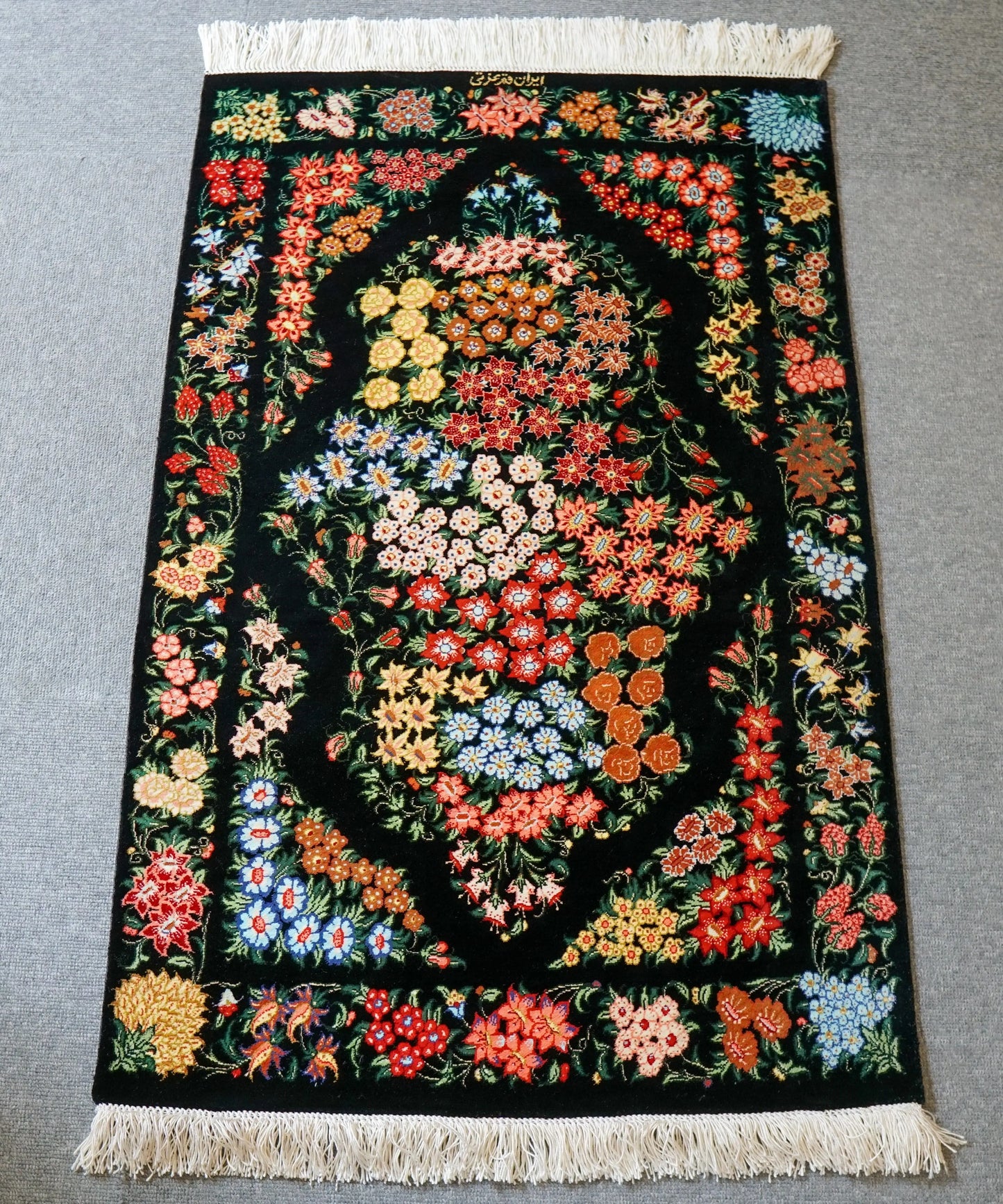 90×58cm　ペルシャクム産の総手織りシルク絨毯　証明書付 Decorworks