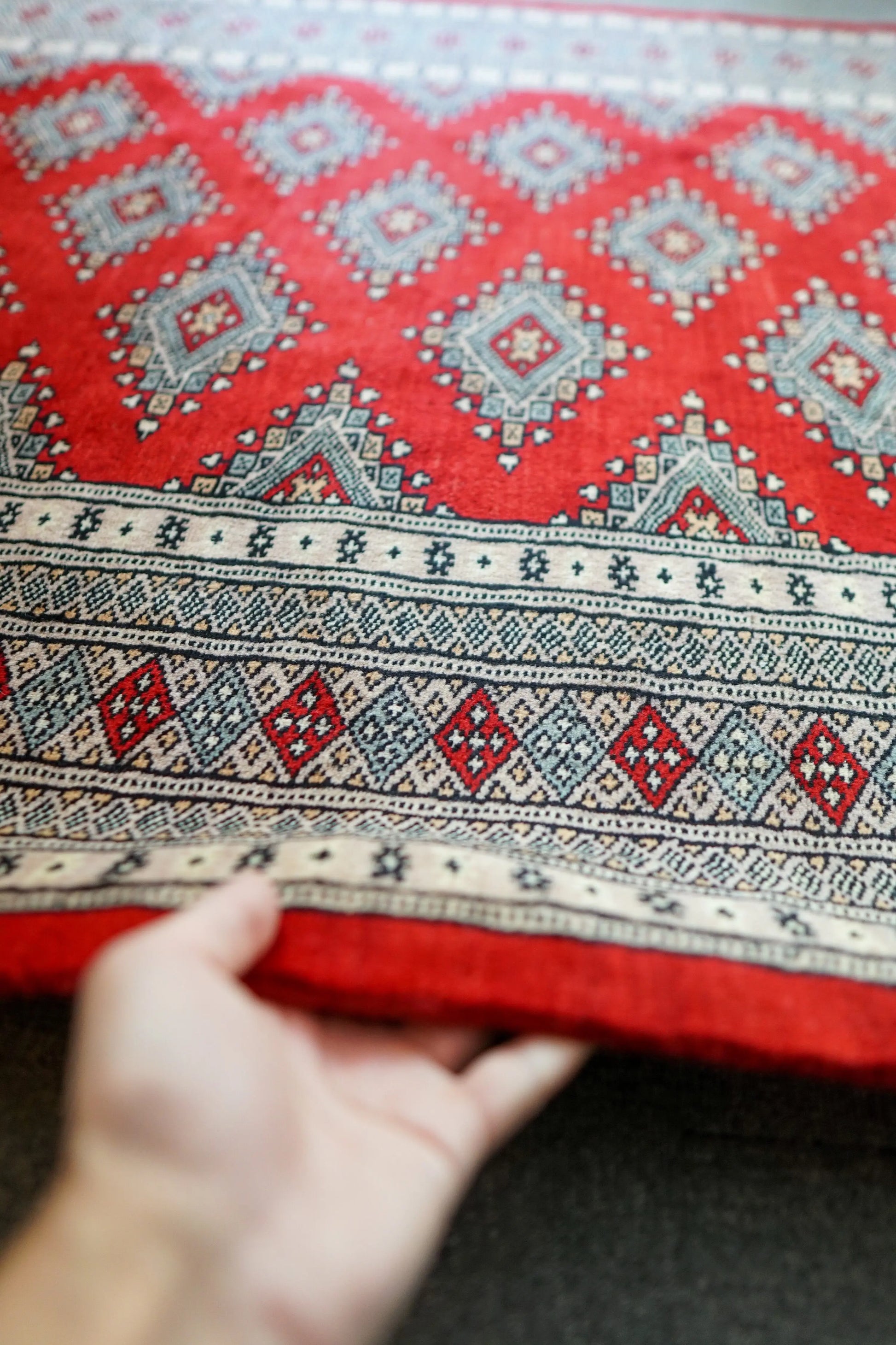 177×130cm  パキスタン手織り絨毯 Decorworks