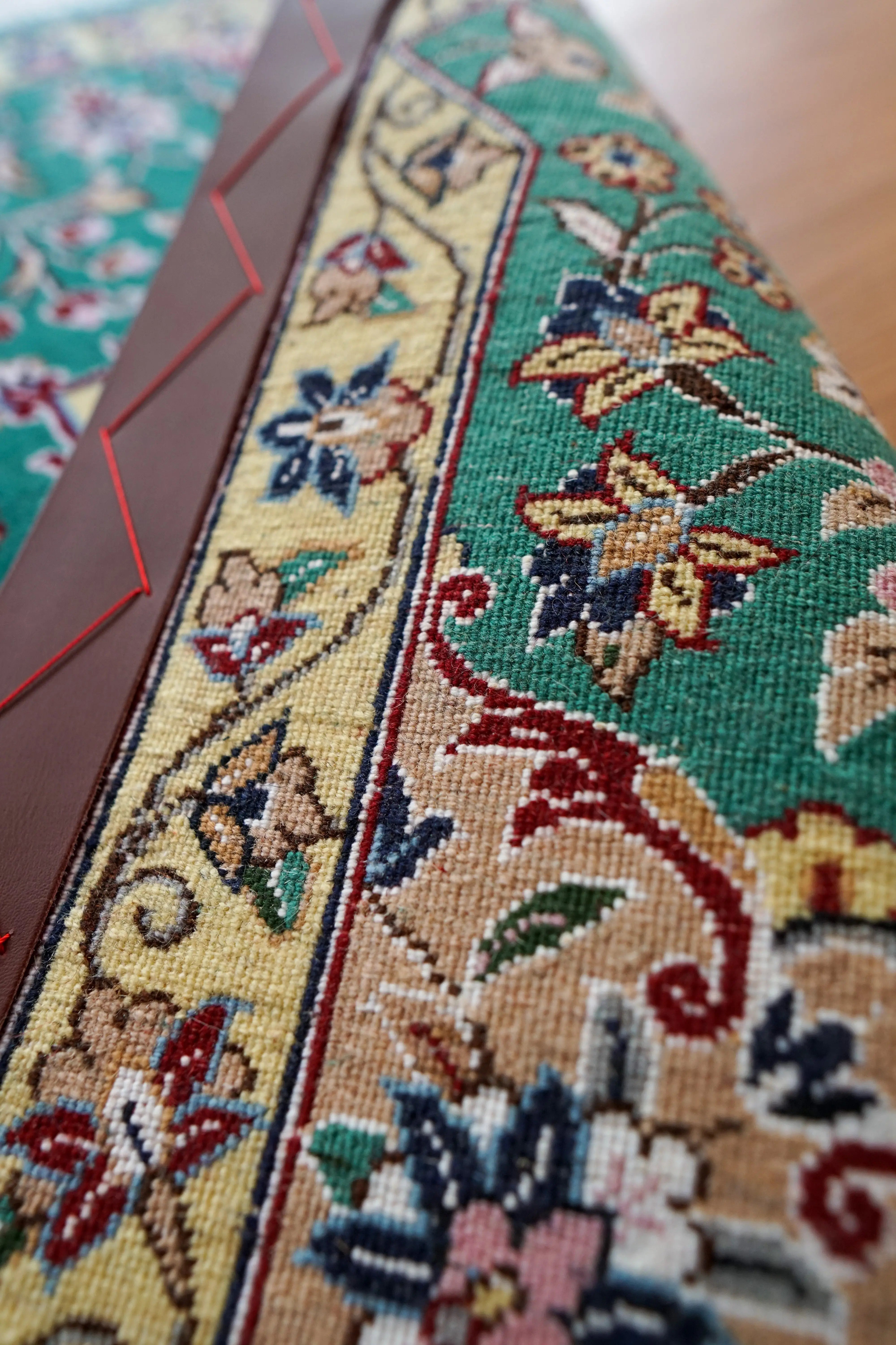 ペルシャ手織り絨毯 ナイン 77×52cm 77×52cm ペルシャ手織り絨毯 - Decorworks