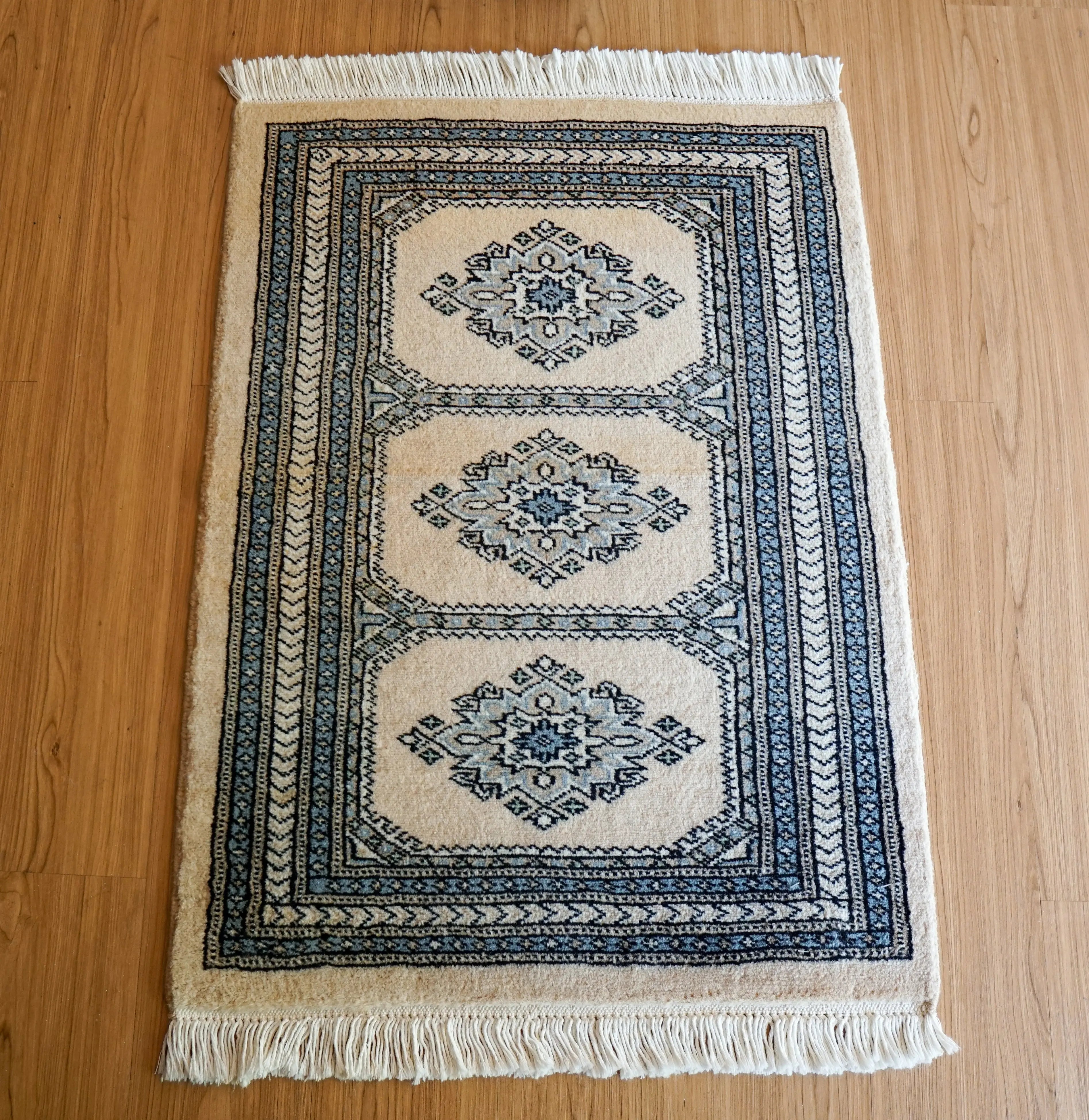 パキスタン手織り絨毯 86×63cm