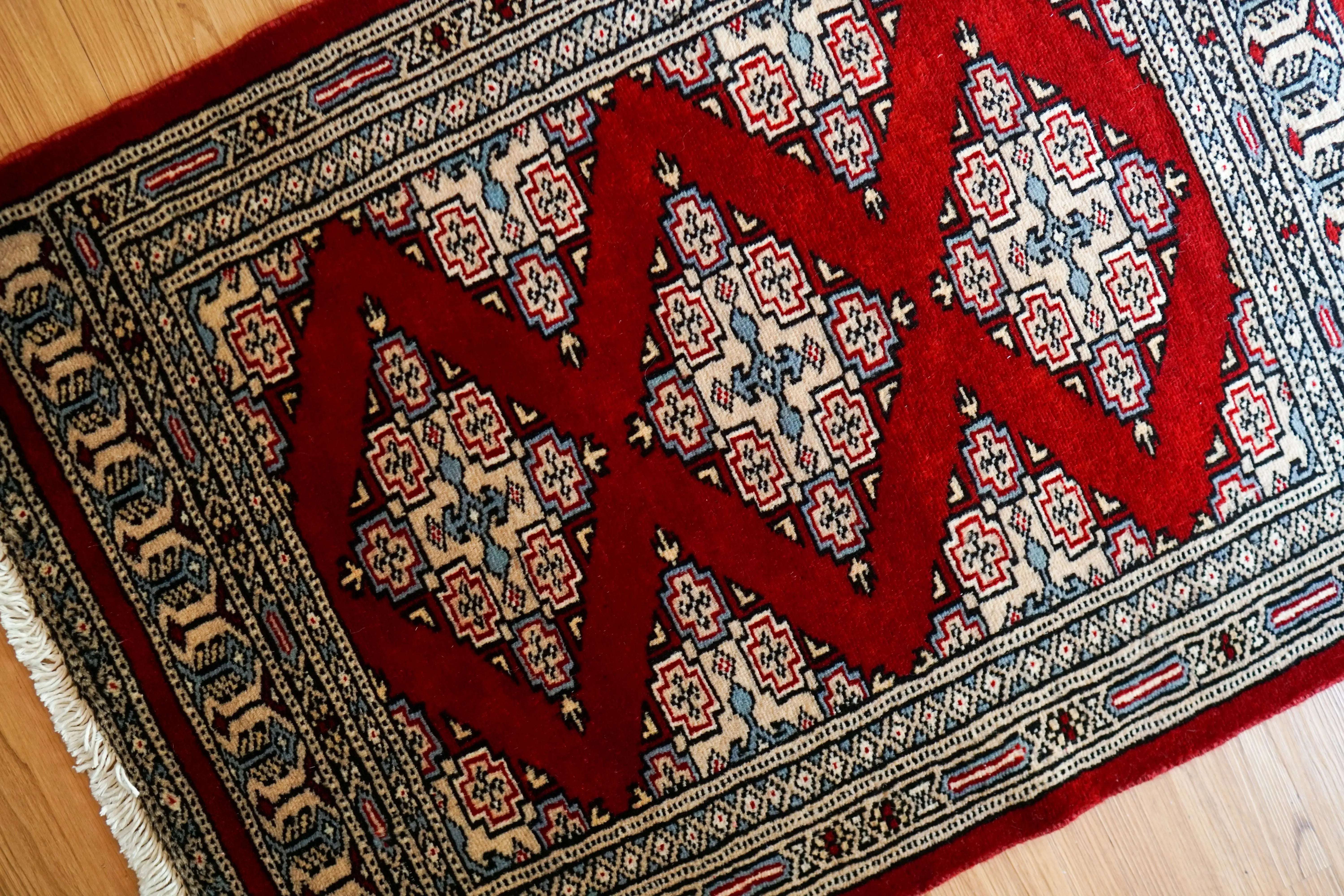 パキスタン　赤系ミニラグ　　トルコ絨毯好きな方に パキスタン 赤系ミニラグ トルコ絨毯好きな方に パキスタン 赤系