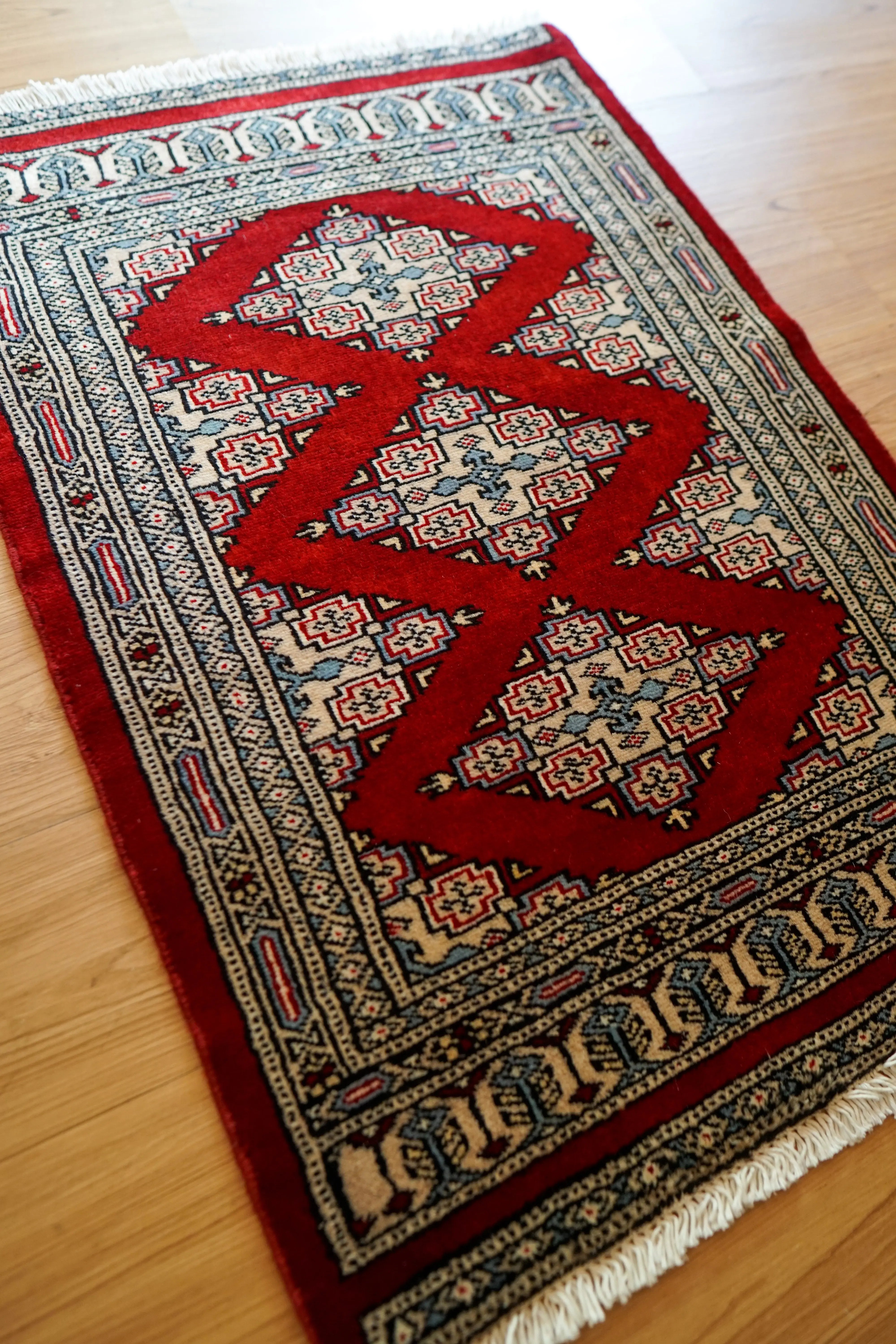 手織り パキスタン段通　ウールラグ 幾何学模様 赤 手織り パキスタン段通 ウールラグ 幾何学模様 赤 パキスタン