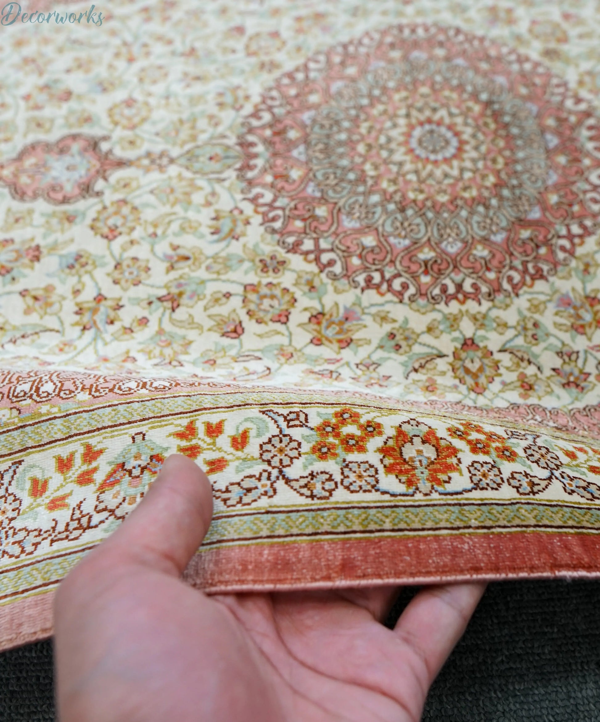 90×57cm　 ペルシャ絨毯　クム産　ファテー房　シルク 100%　証明書付 Decorworks
