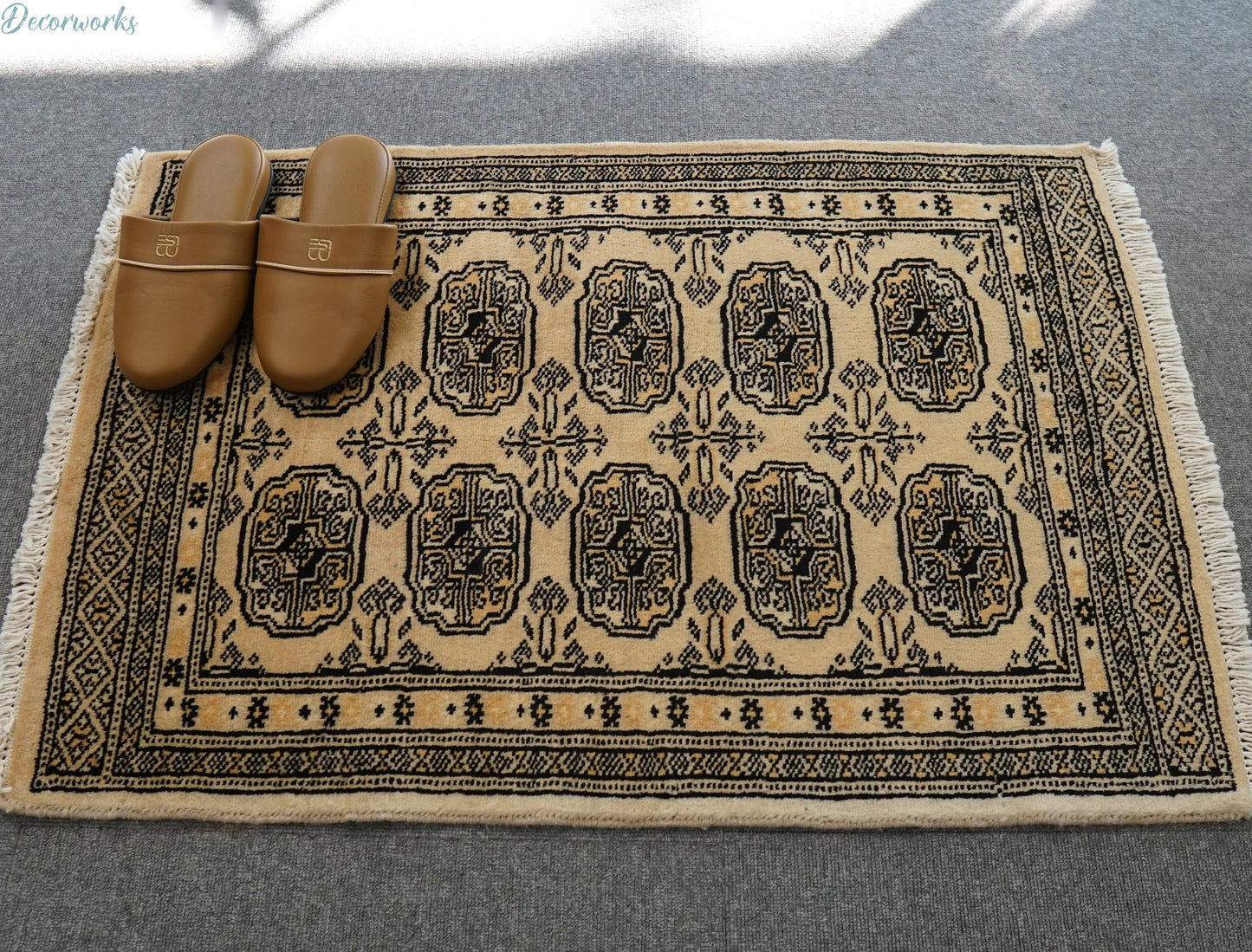 90×63cm パキスタン手織り絨毯 Decorworks