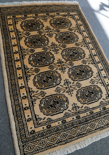 90×63cm パキスタン手織り絨毯 Decorworks