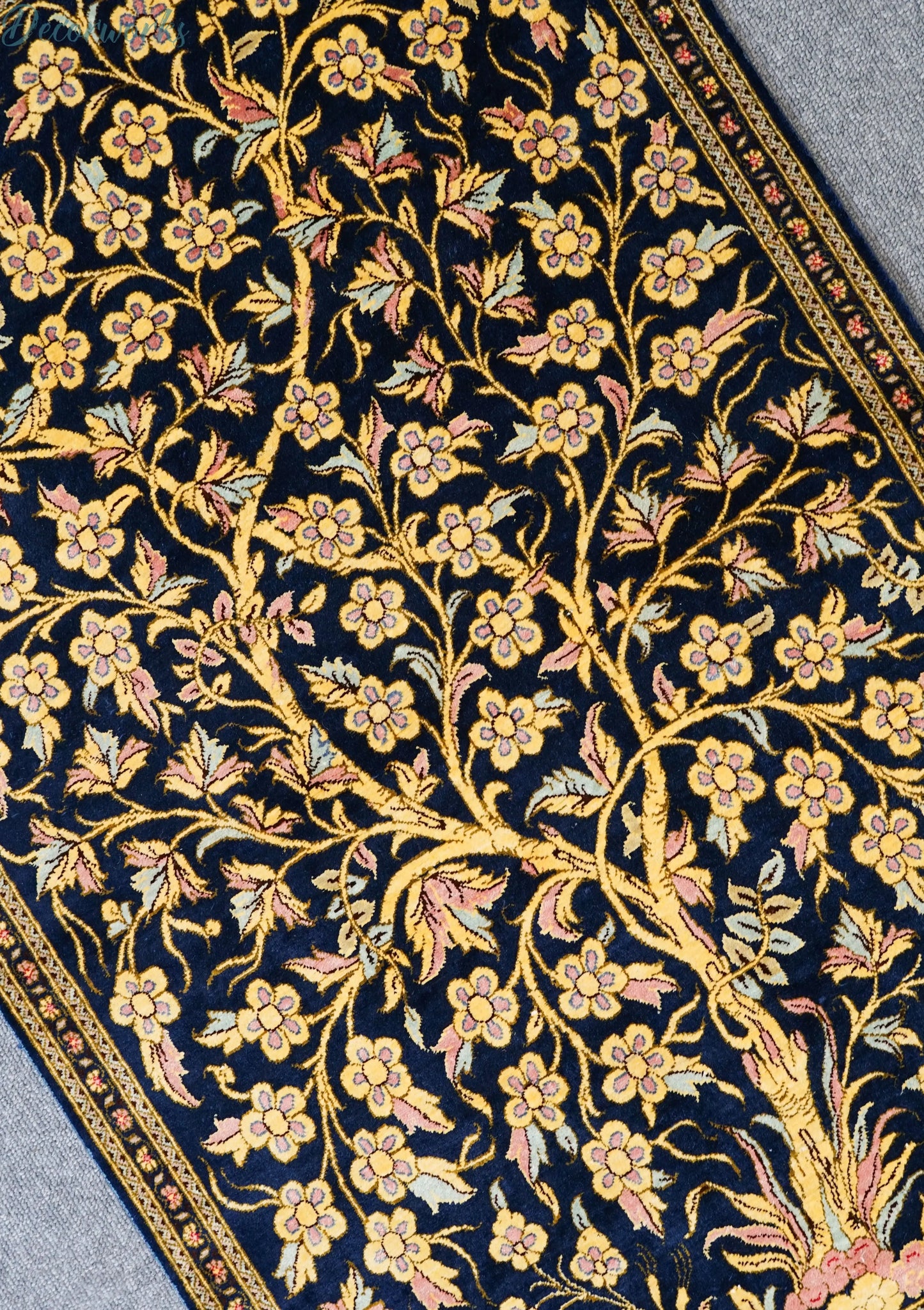 91×58cm　ペルシャクム産の総手織りシルク絨毯　証明書付 - Decorworks