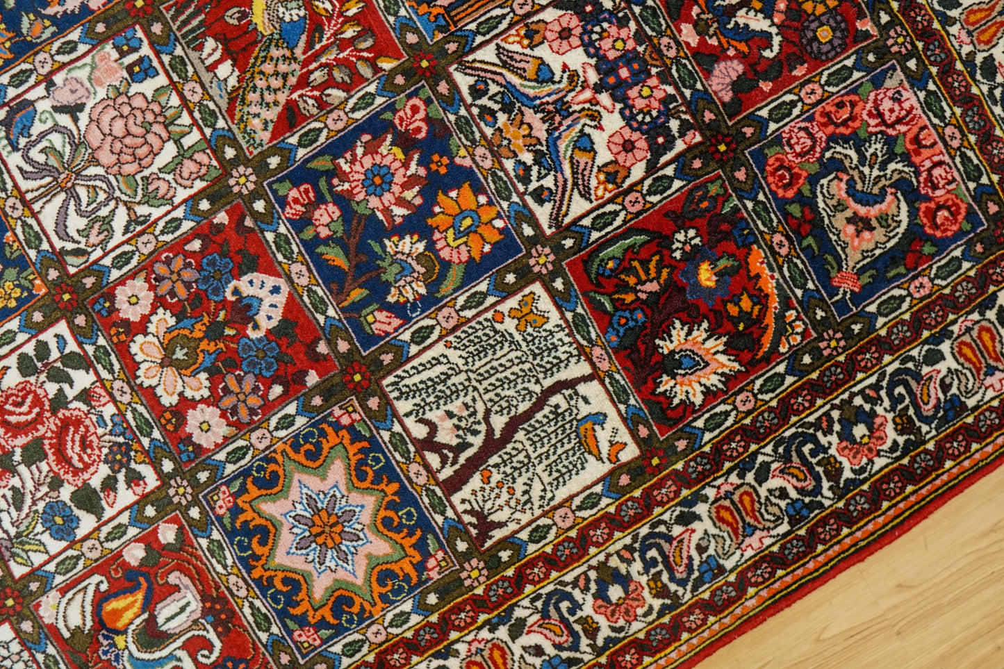  ペルシャ絨毯 バクティアリ産 202×136cm