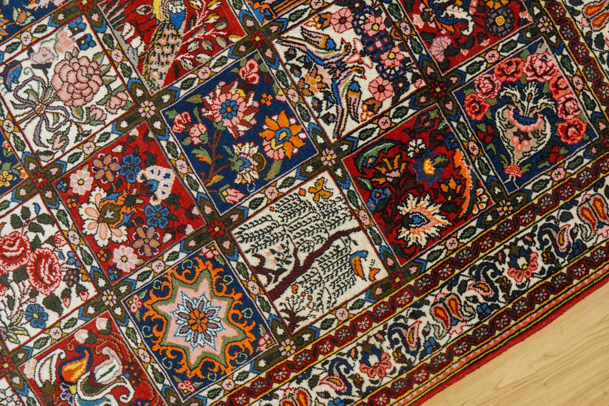  ペルシャ絨毯 バクティアリ産 202×136cm