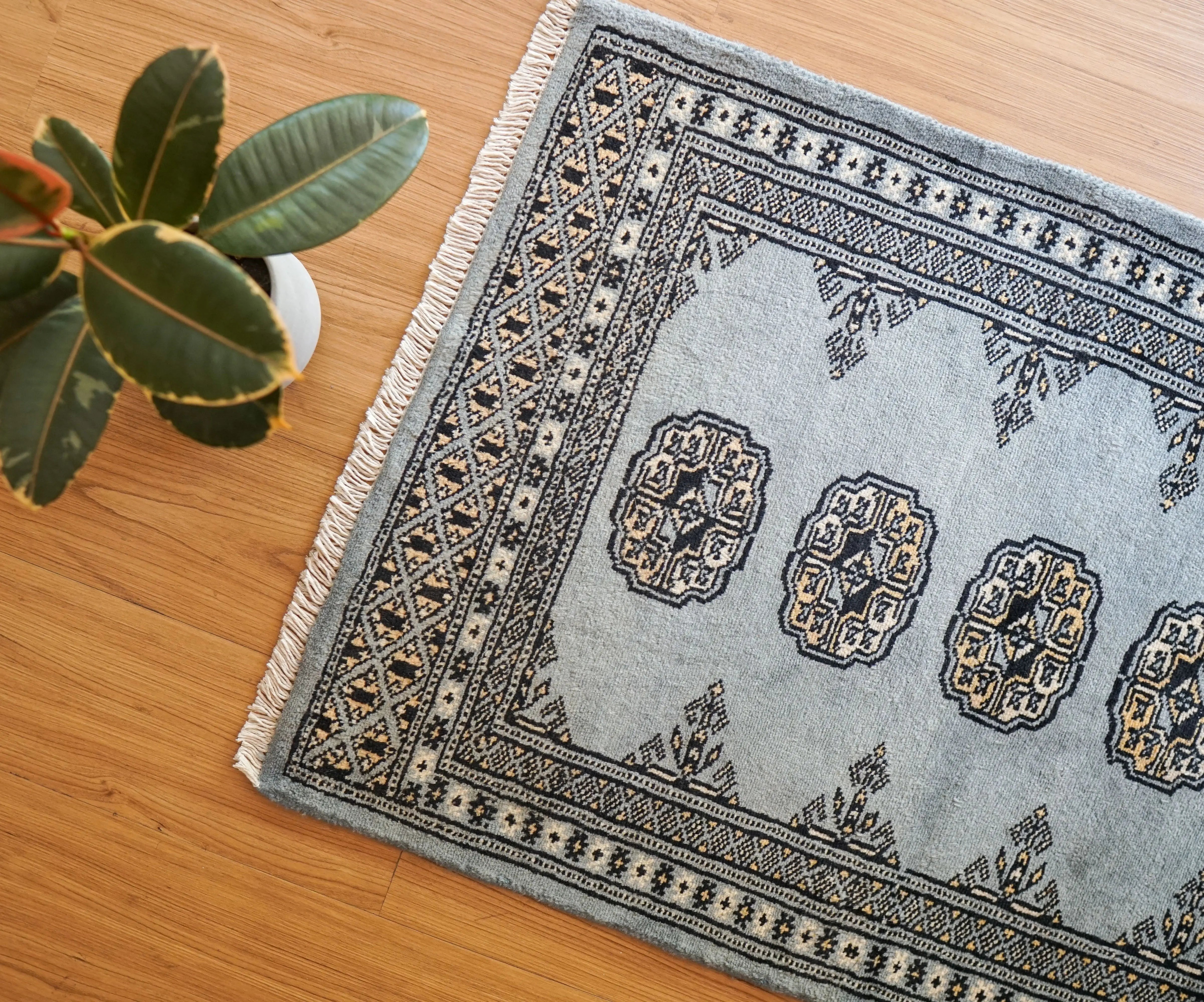 パキスタン手織り絨毯 93×62cm トルクメン柄 ボハララグ 玄関マット