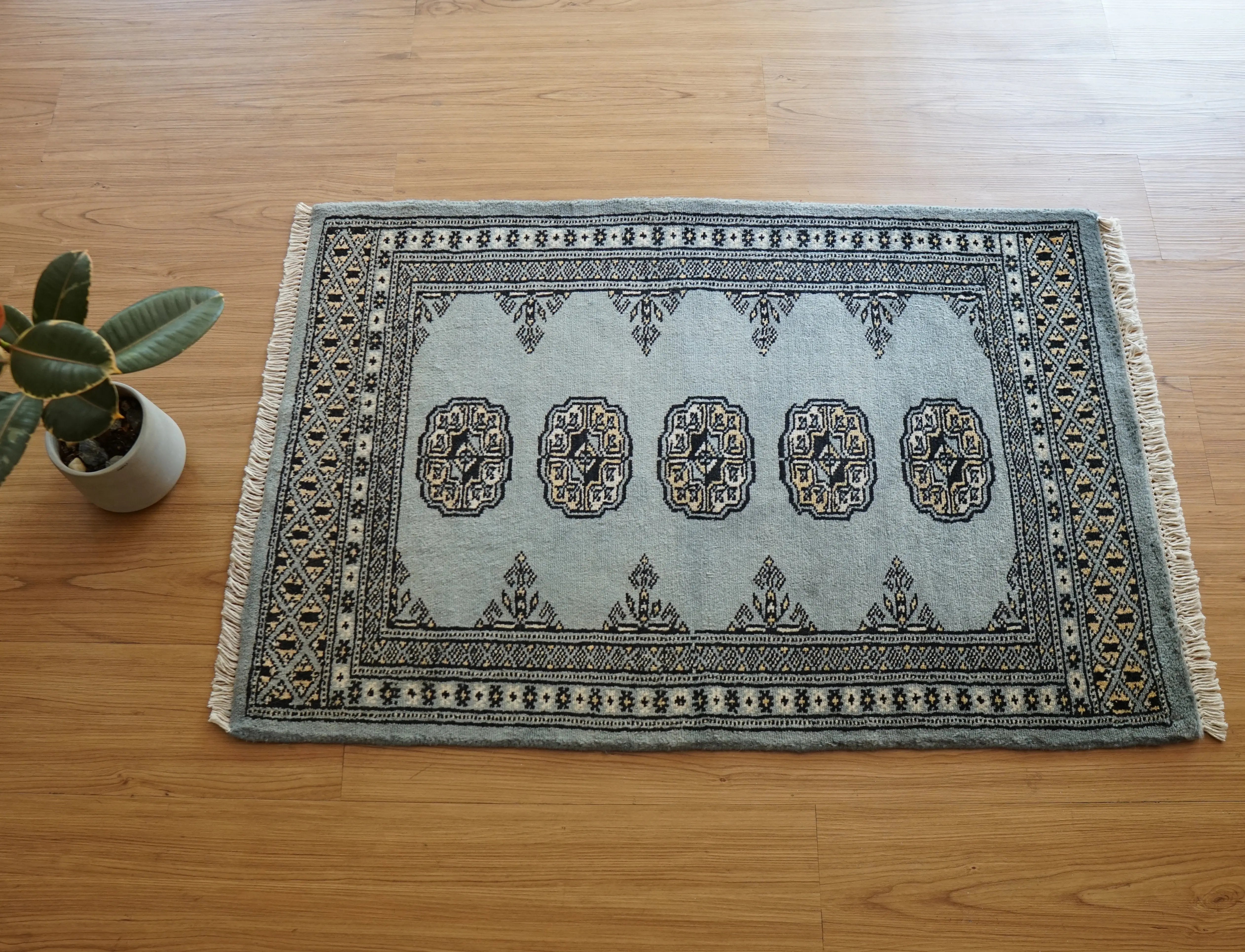 パキスタン手織り絨毯 93×62cm トルクメン柄 ボハララグ 玄関マット