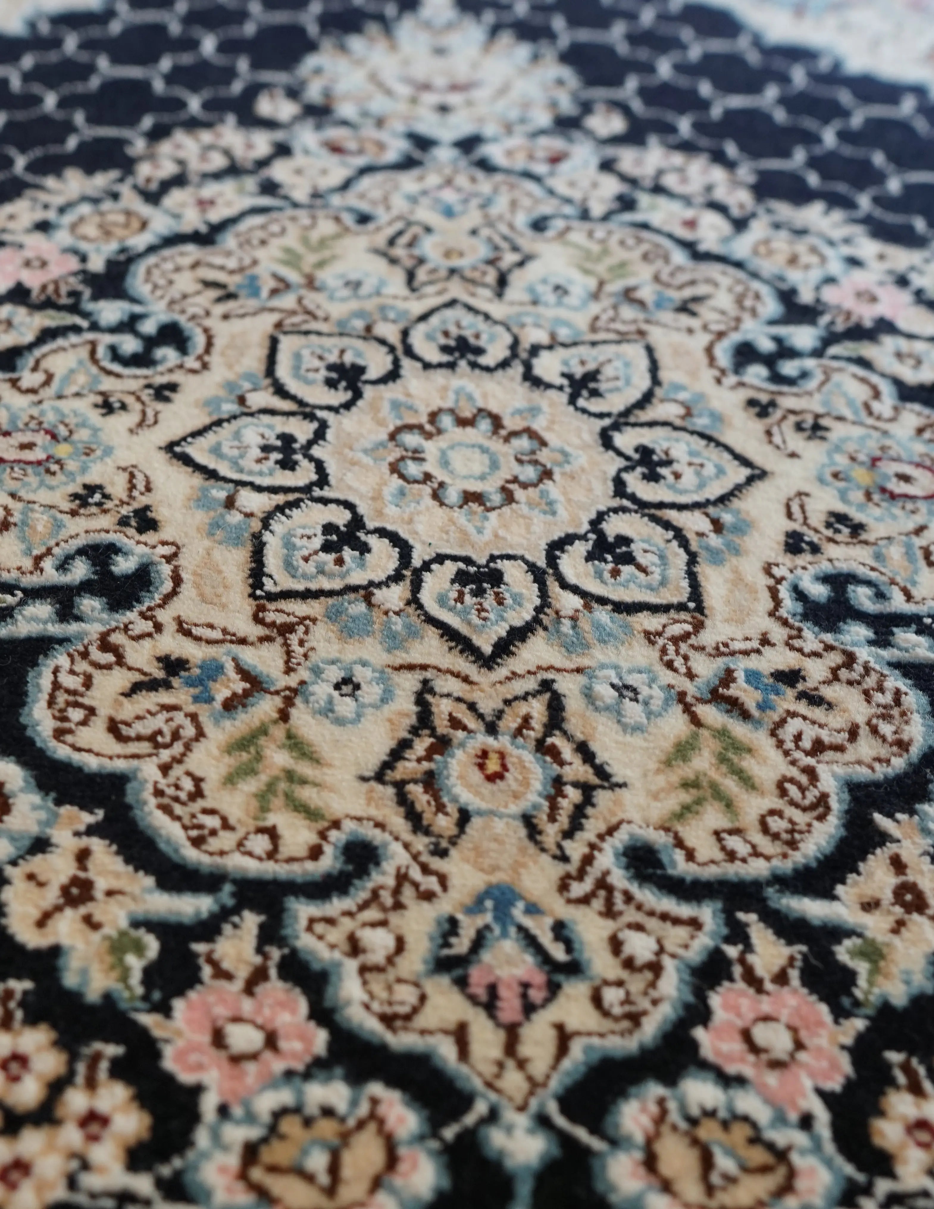 ペルシャ手織り絨毯 ナイン産 93×65cm, Decorworks - Decorworks