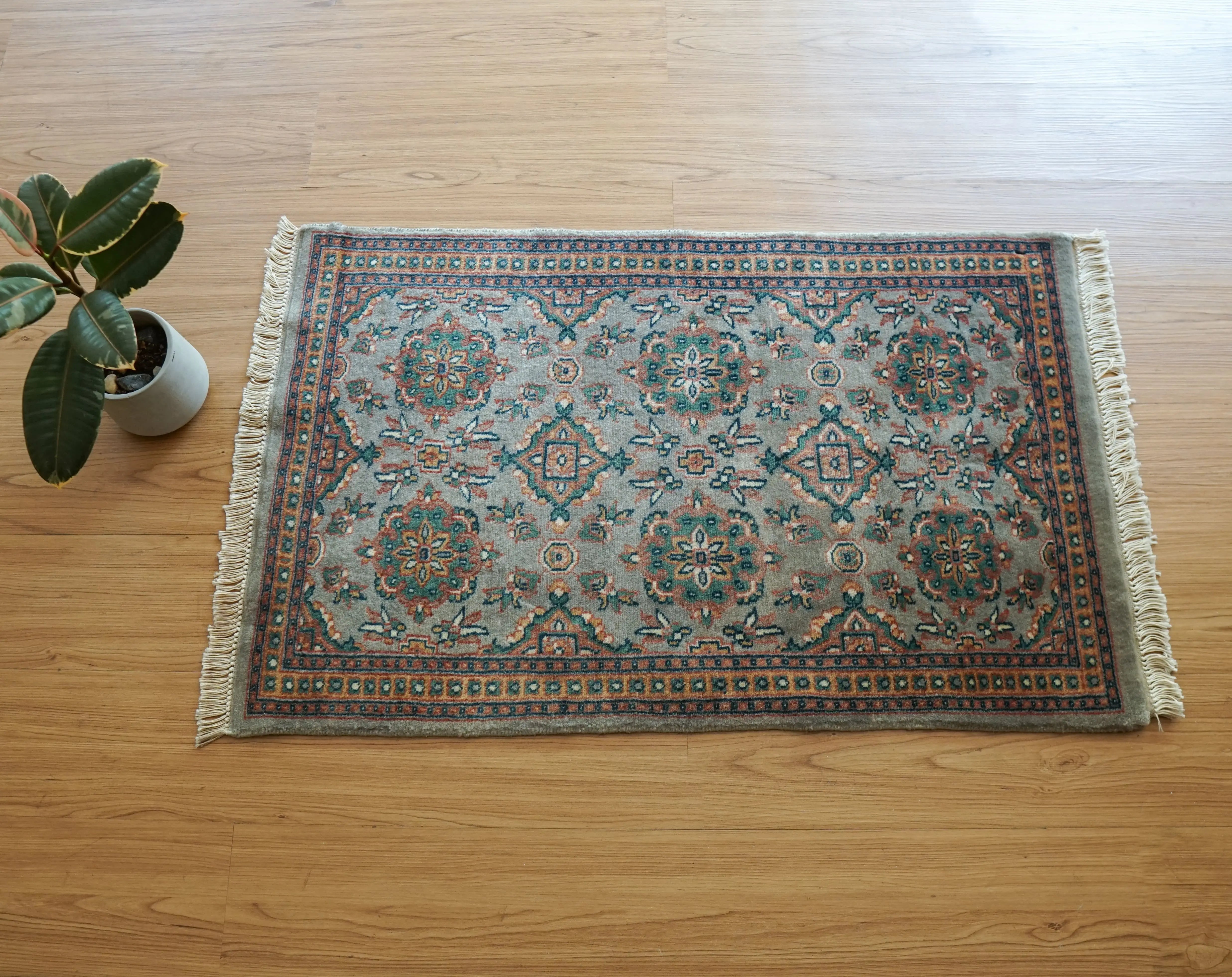 パキスタン手織り絨毯 94×58cm – メリノウール使用 Fine quality