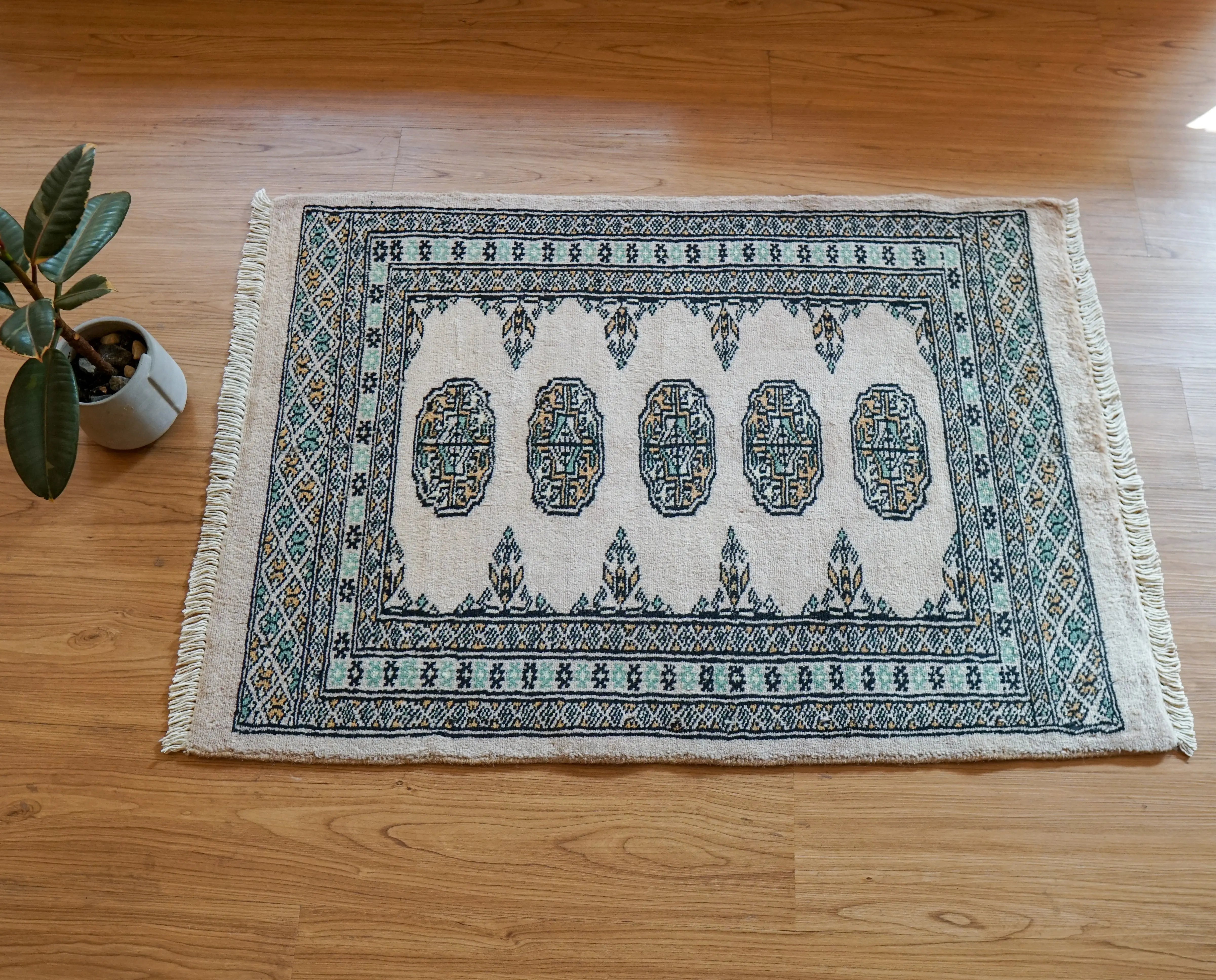 94×65cm パキスタン手織り絨毯 パキスタン手織り絨毯 94×65cm 高品質ウール使用廊下や玄関に最適な