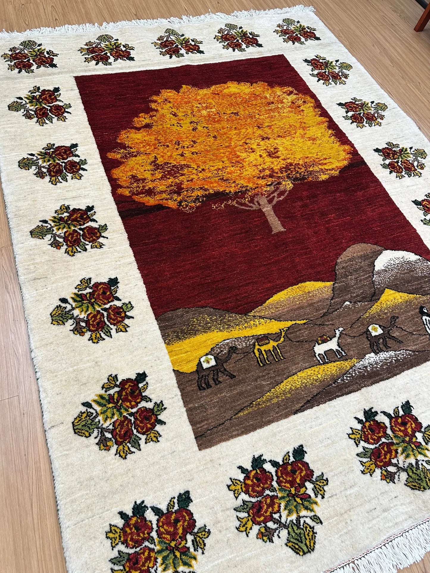  ペルシャ手織り カシュクリギャッベ 211×158cm｜生命の樹と遊牧風景 草木染めウール