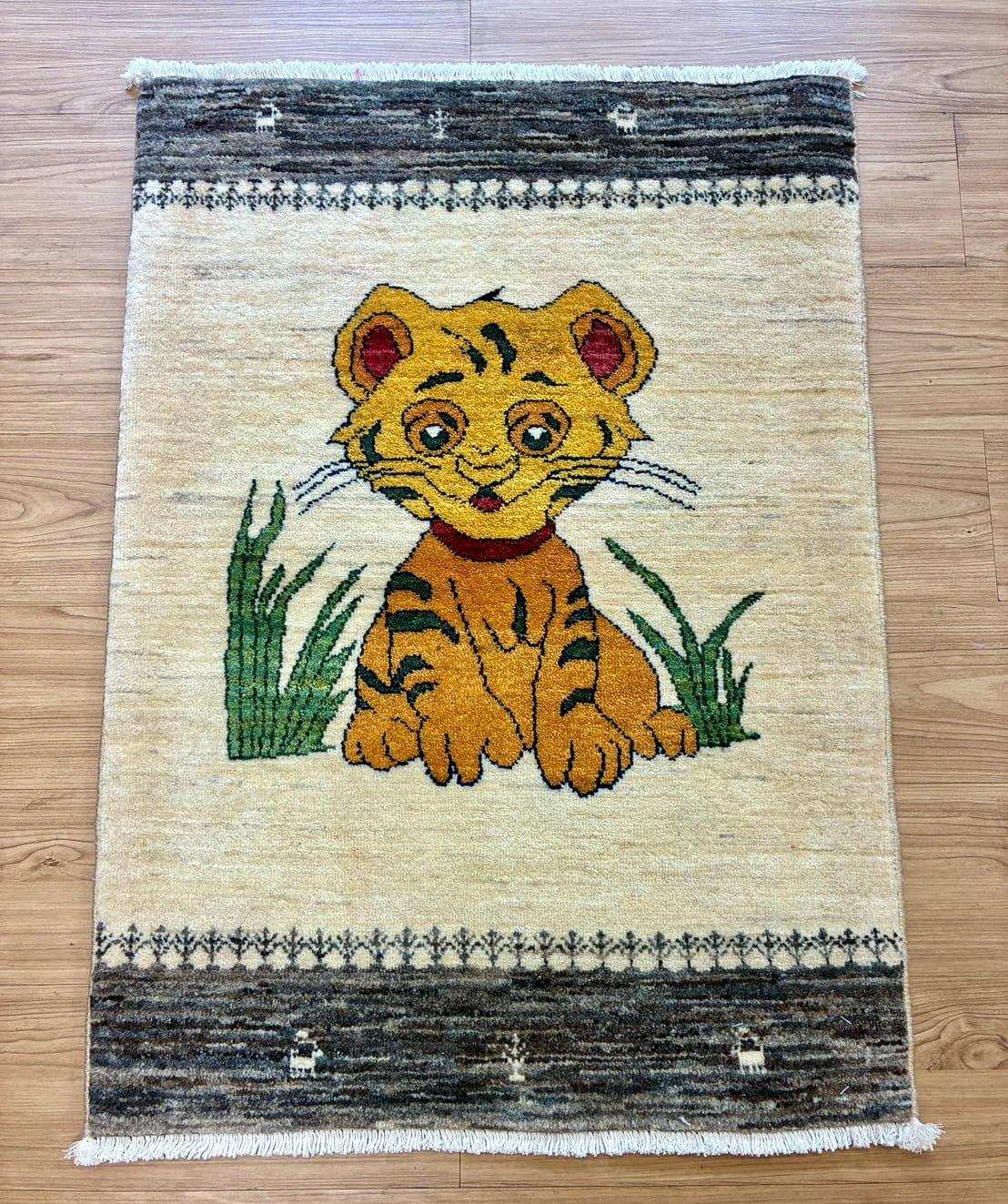  手織りペルシャ絨毯 カシュクリ ギャッベ リズ　バフト ギャベ 91×65cm｜高密度ウール・やわらかく丈夫 ライオン（子トラ）柄 玄関マット