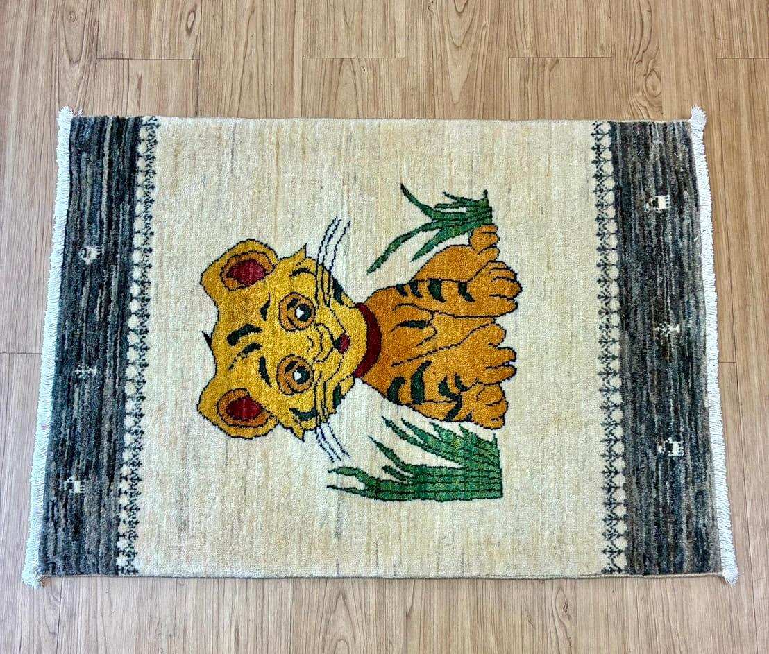  手織りペルシャ絨毯 カシュクリ ギャッベ リズ　バフト ギャベ 91×65cm｜高密度ウール・やわらかく丈夫 ライオン（子トラ）柄 玄関マット