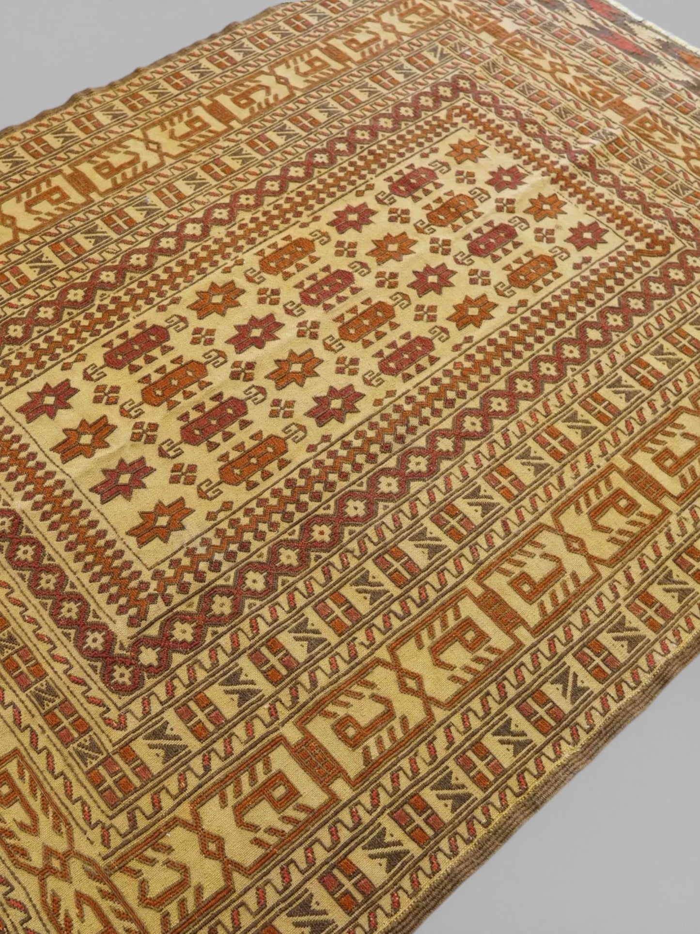  190×131cm　ペルシャ手織りキリム