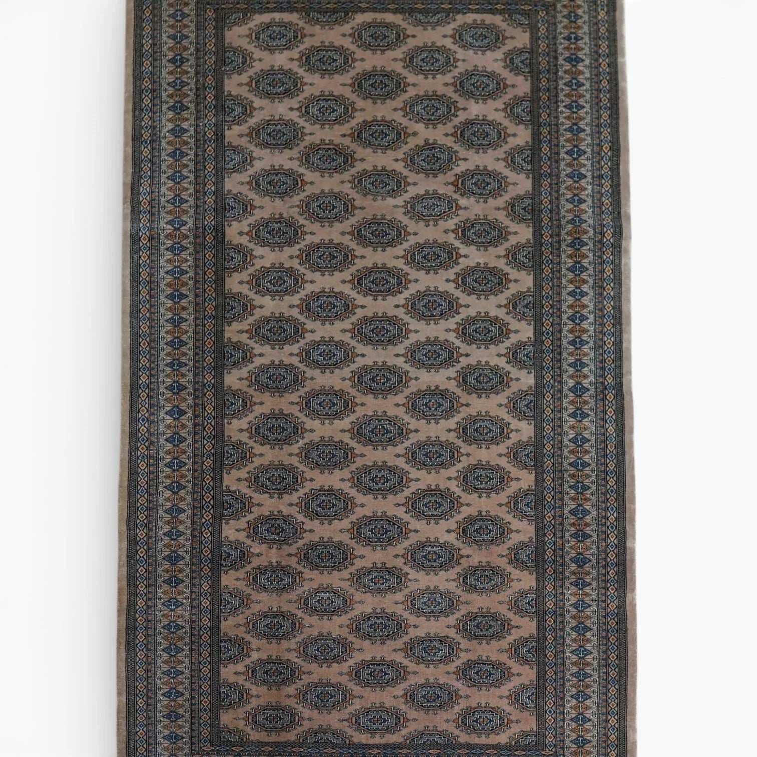  パキスタン手織り絨毯  251×161cm
