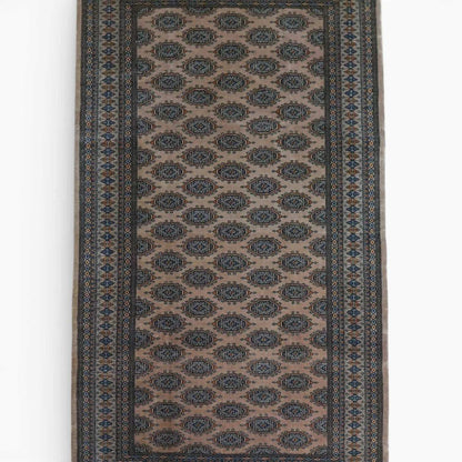  パキスタン手織り絨毯  251×161cm