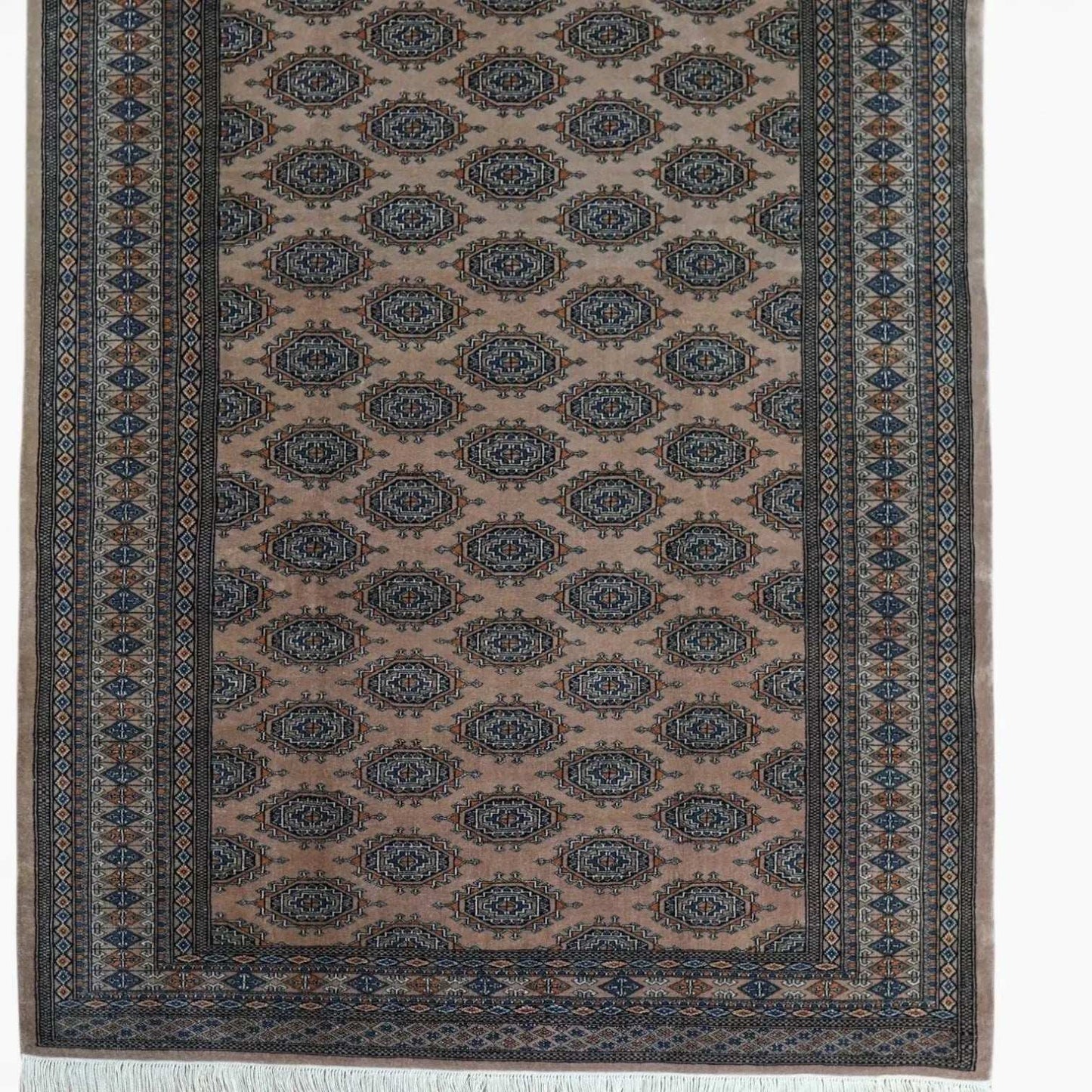  パキスタン手織り絨毯  251×161cm