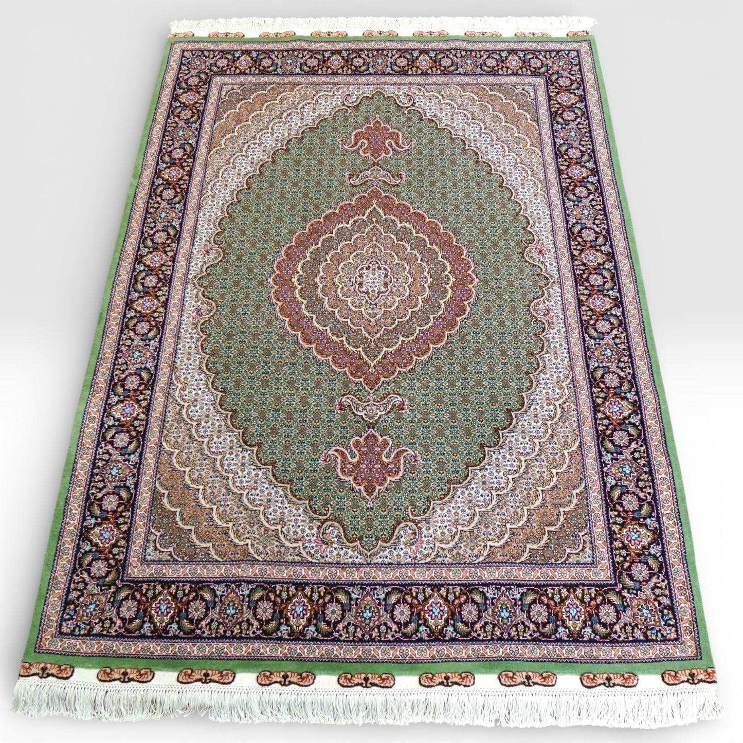  ペルシャ手織り絨毯 タブリーズ産 225×155cm