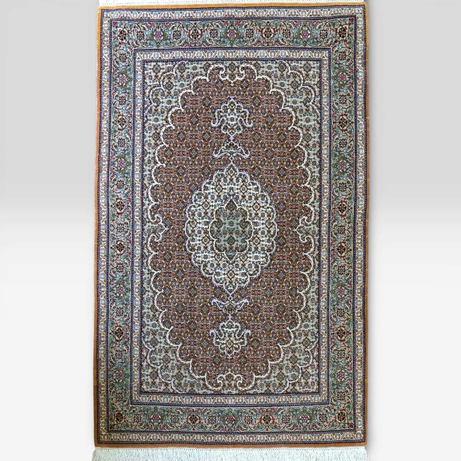  ペルシャ手織り絨毯 タブリーズ産　50RAJ  127×85cm