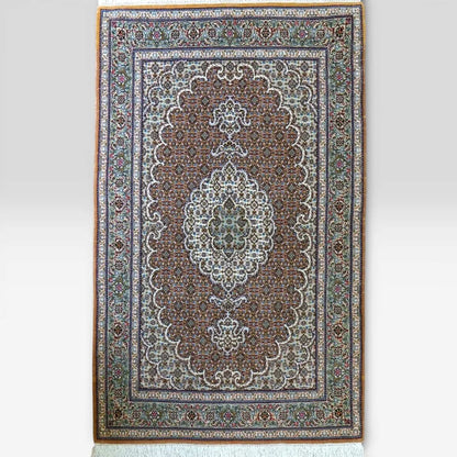  ペルシャ手織り絨毯 タブリーズ産　50RAJ  127×85cm