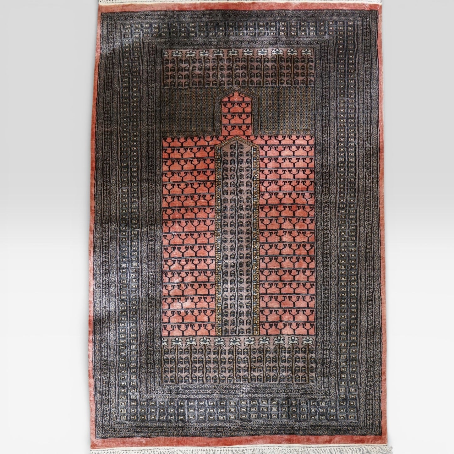 パキスタン手織り絨毯 182×128cm 幾何学ミフラーブデザイン