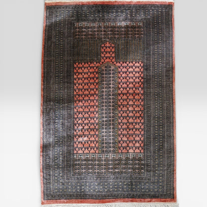 パキスタン手織り絨毯 182×128cm 幾何学ミフラーブデザイン