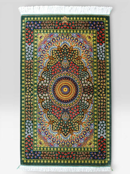  手織りペルシャ絨毯 クム産 タバタバイ工房 100％シルク 126×82cm｜グリーンメダリオン・最高級シルクラグ