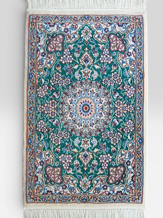 ペルシャ絨毯 ナイン産 手織り 90×63cm｜グリーンメダリオンデザイン 玄関マットサイズ