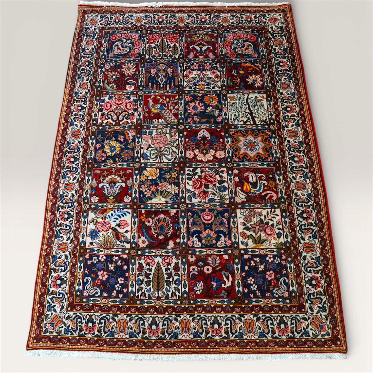  ペルシャ絨毯 バクティアリ産 202×136cm