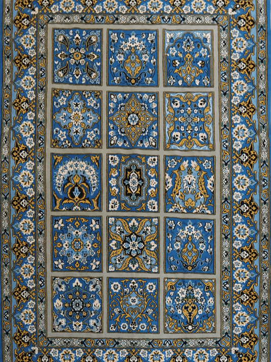  手織り ペルシャ絨毯 ナイン産 194×140cm