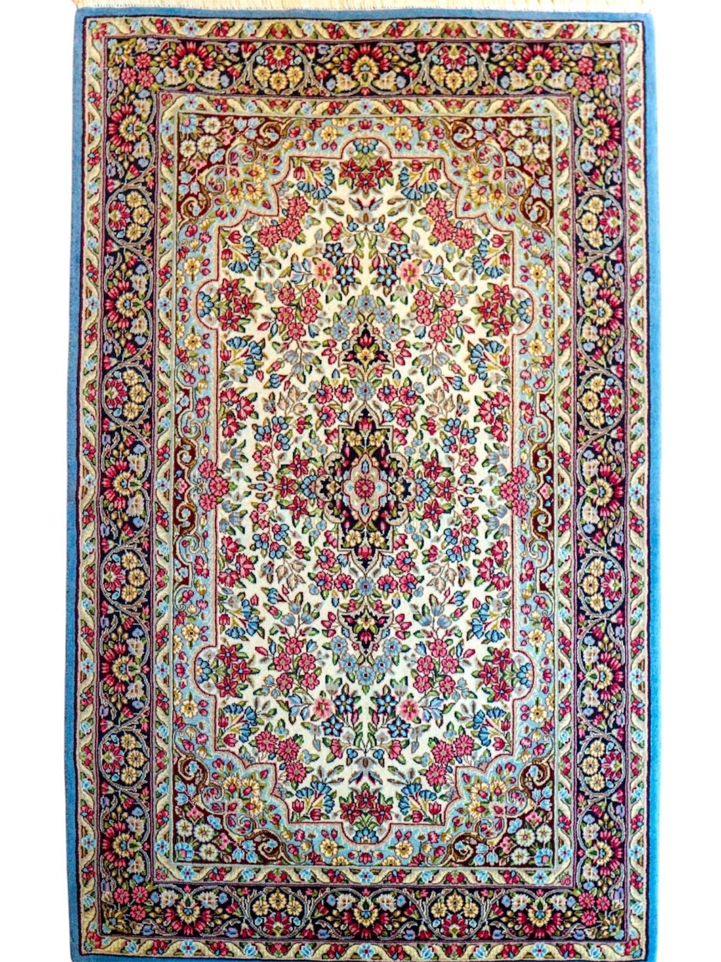  手織り ペルシャ絨毯 ケルマン産 152×102cm｜華やかな花柄デザイン