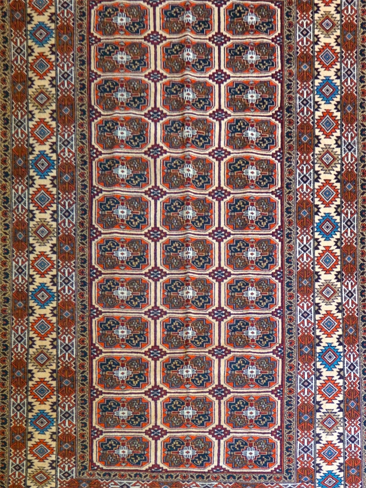 手織り ペルシャ絨毯 トルクメン ボハラ 174×120cm｜伝統のギュル文様が美しい一枚