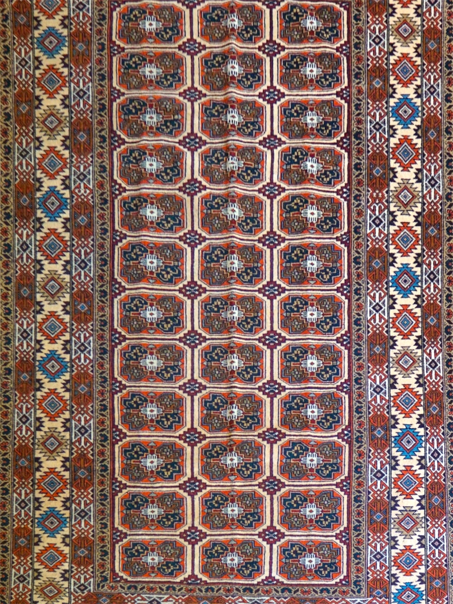  手織り ペルシャ絨毯 トルクメン ボハラ 174×120cm｜伝統のギュル文様が美しい一枚