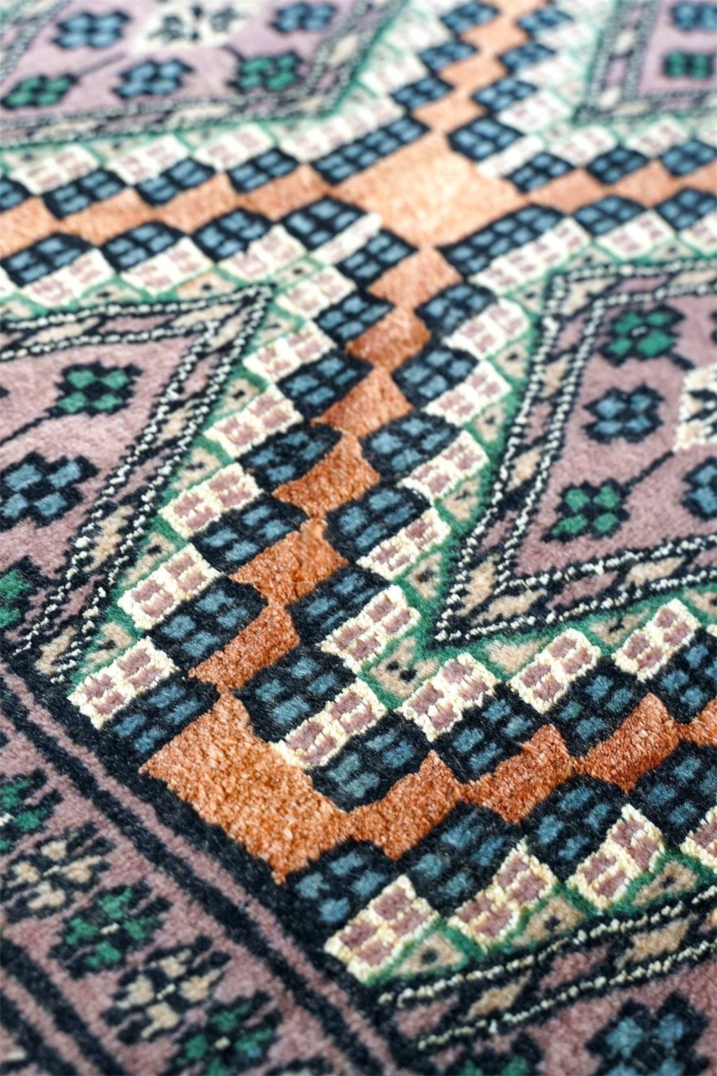  116×77cm パキスタン手織り絨毯