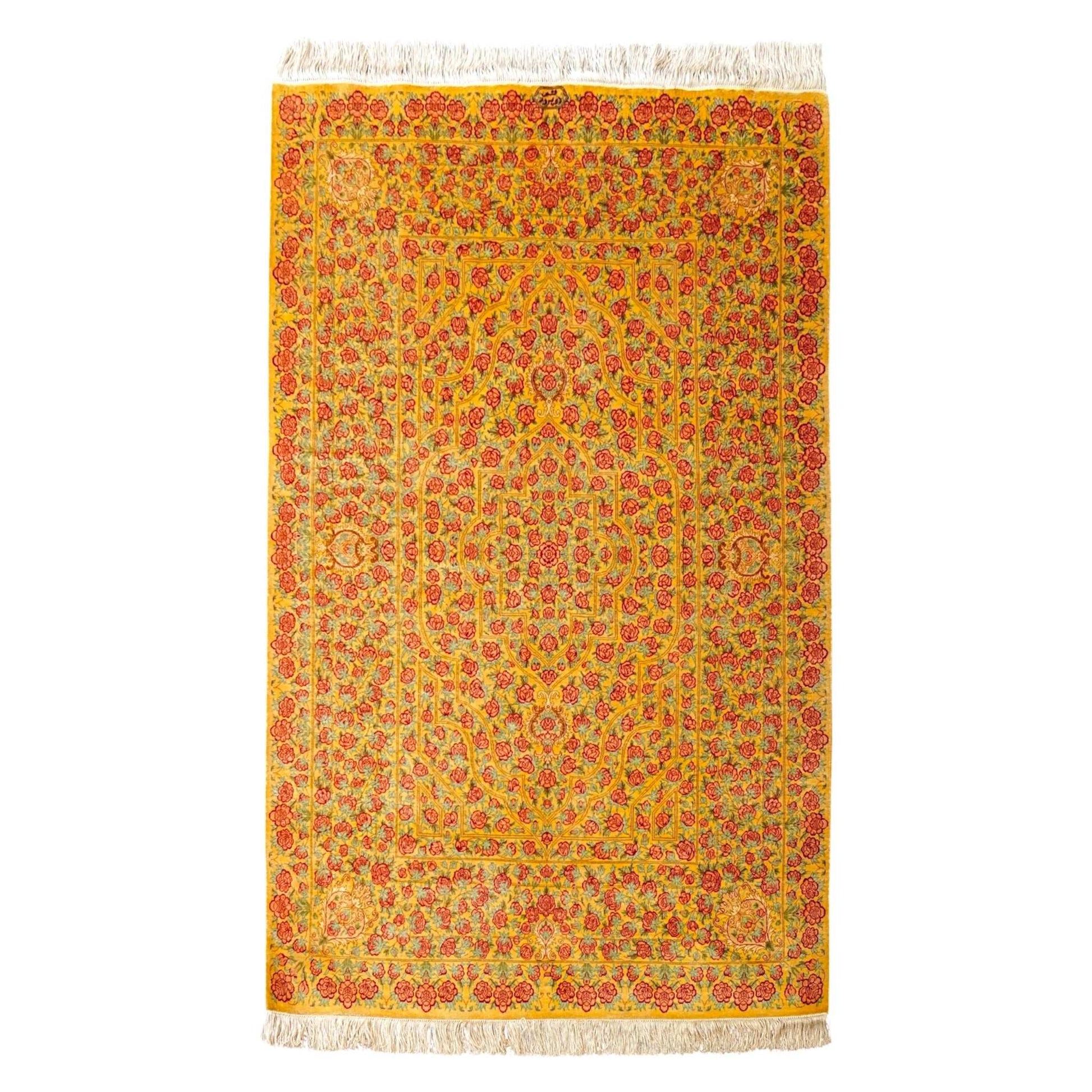  150×100cm　 ペルシャ手織りクム産のシルク100%絨毯 証明書付