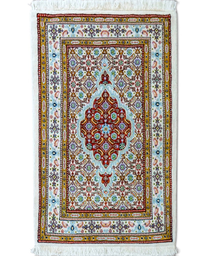  88×60cm ペルシャ 手織り絨毯　ムード