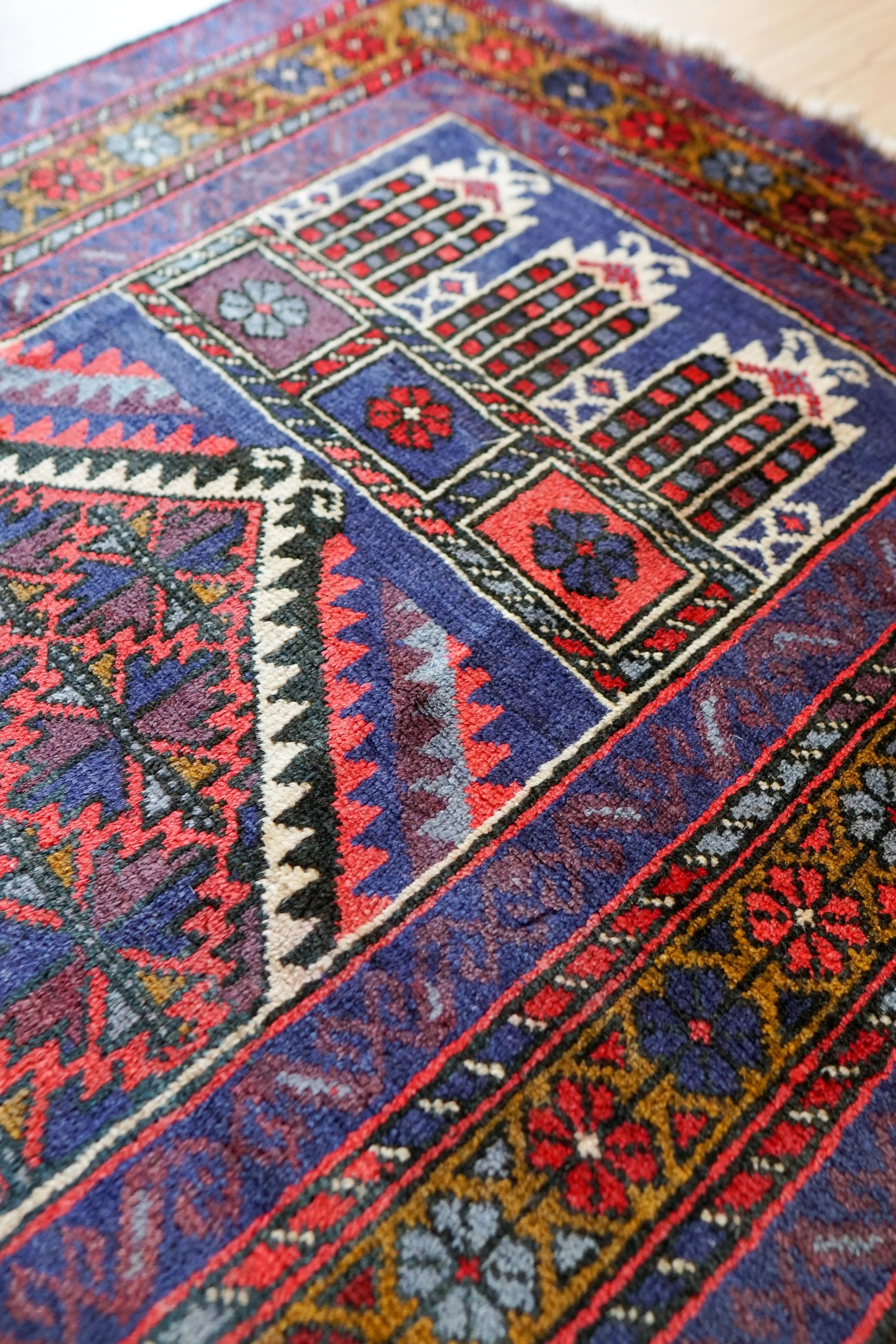 バルーチ族手織り絨毯ヴィンテージ トライバルラグ Prayer Rug
