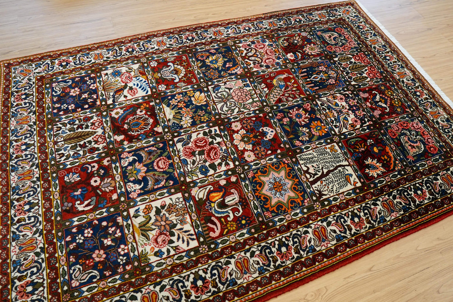  ペルシャ絨毯 バクティアリ産 202×136cm