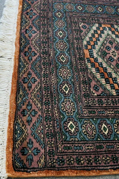  116×77cm パキスタン手織り絨毯