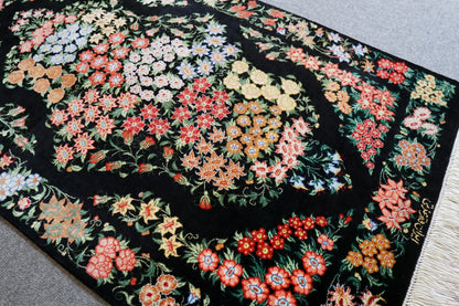 90×58cm　ペルシャクム産の総手織りシルク絨毯　証明書付 Decorworks