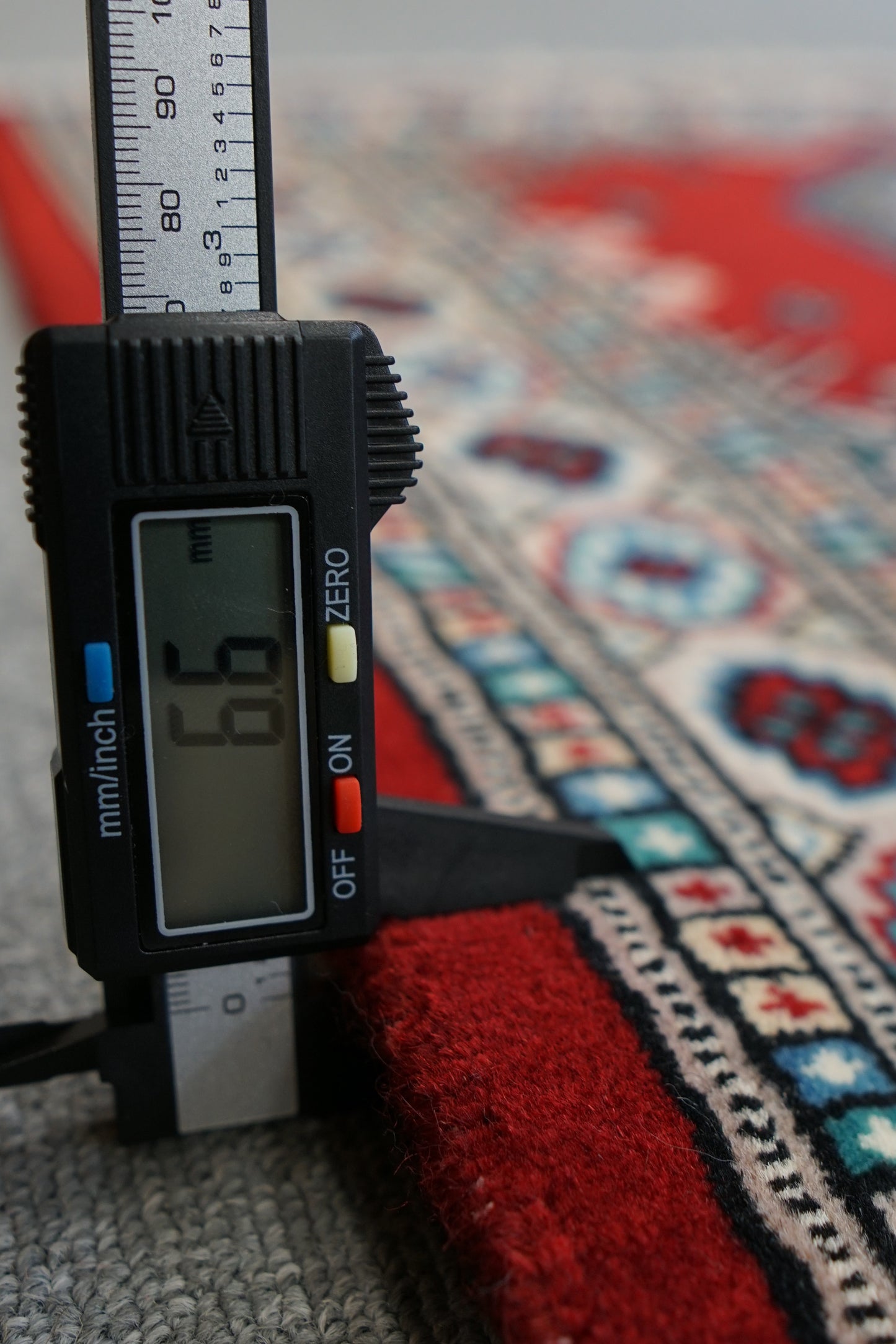  パキスタン手織り絨毯 129×78cm