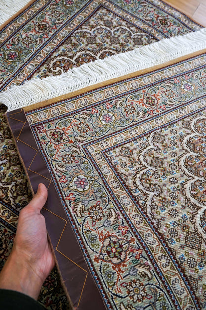  ペルシャ手織り絨毯 タブリーズ産　50RAJ  127×85cm