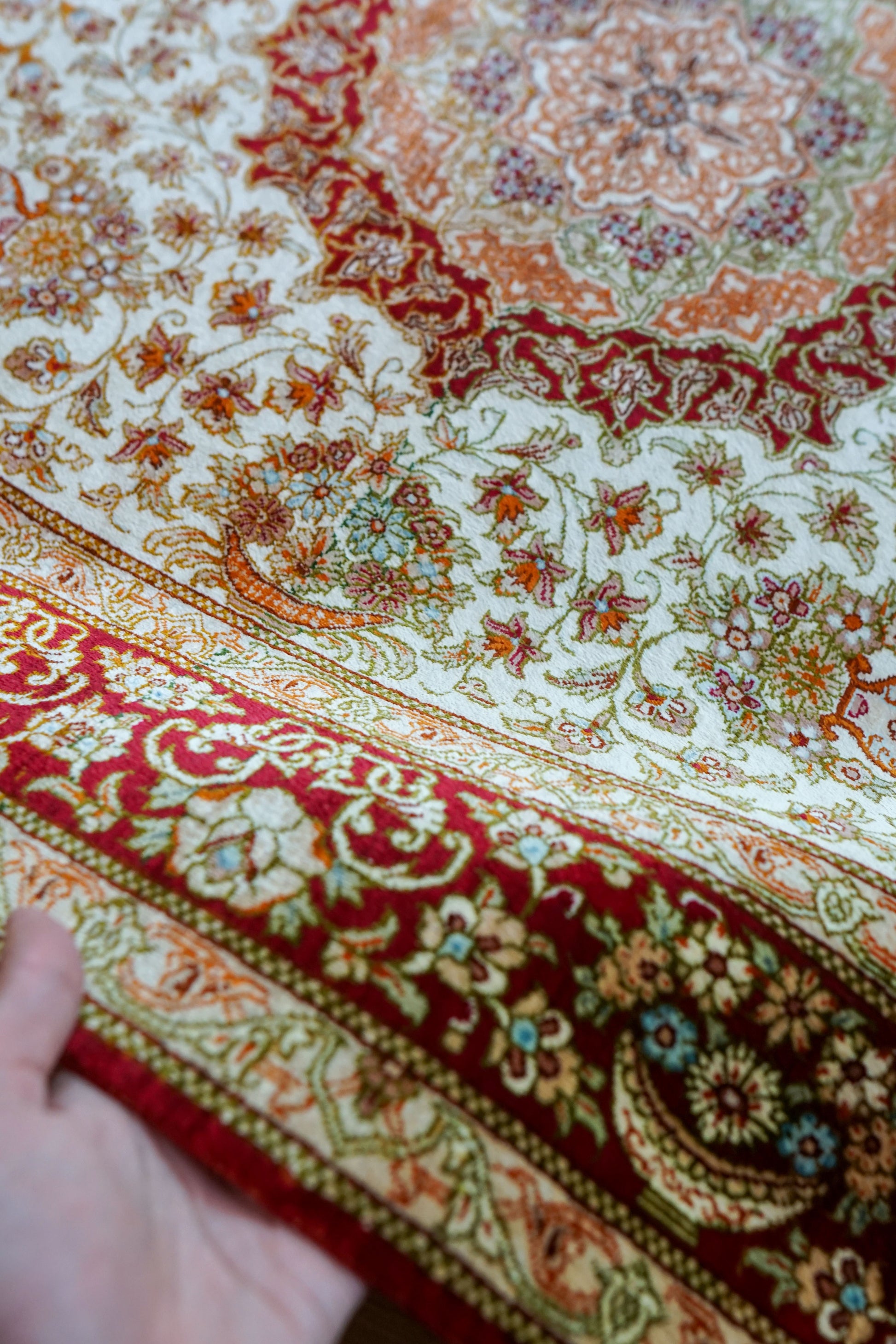  ペルシャ手織り絨毯 クム産 シルク100% シラージ工房 147×97cm
