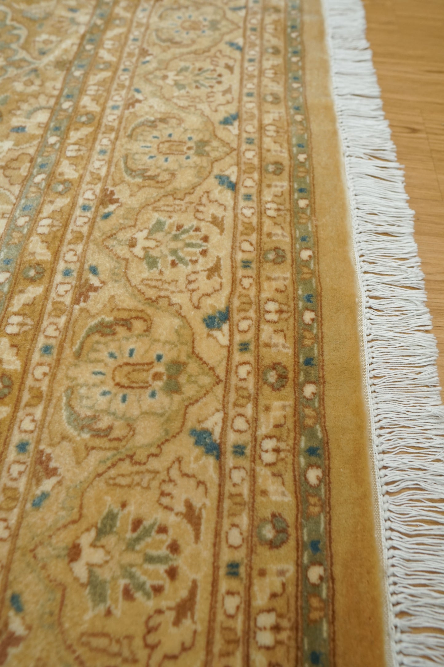  パキスタン手織り絨毯 218×210cm｜ニュージーランド産メリノウール 花柄・クラシックデザイン