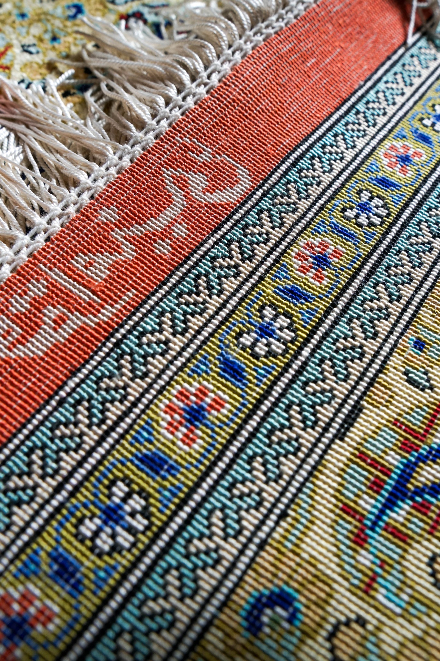  ペルシャ絨毯 クム産 100％シルク 手織り 90×56cm