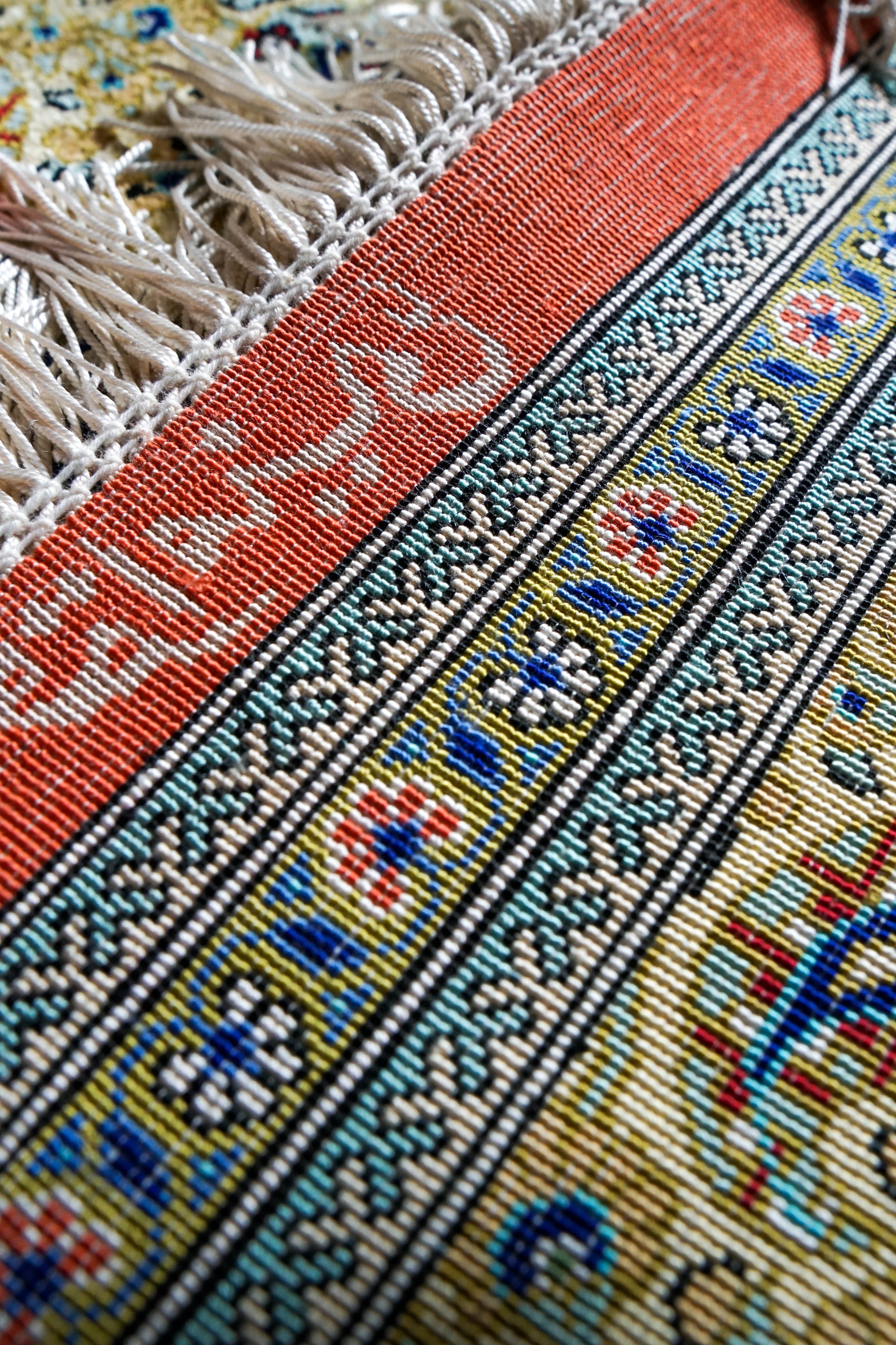  ペルシャ絨毯 クム産 100％シルク 手織り 90×56cm