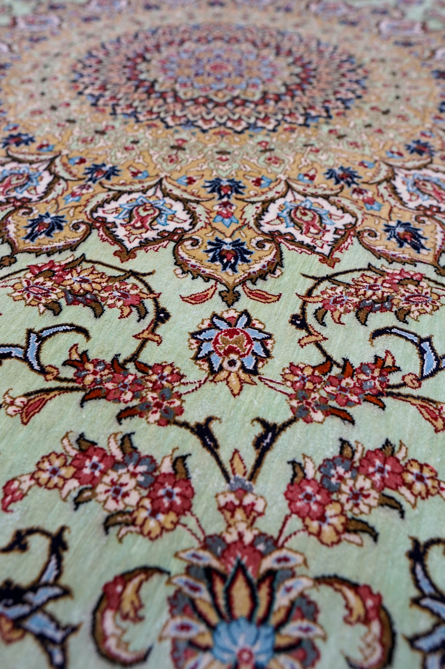 手織りペルシャ絨毯 カシャーン産 ファッラ工房 シルク100% 丸 200×200cm